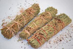 Dragons Blood & Mountain Sage 3 inch Smudge Stick Bundle Wand