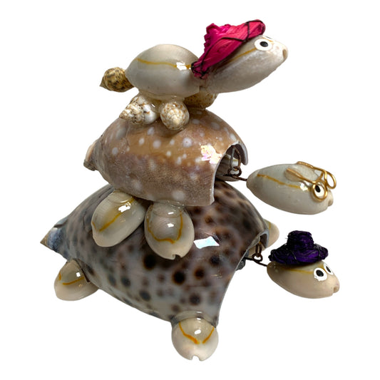 COWRIE SHELL TURTLE TRIPLE RIDER