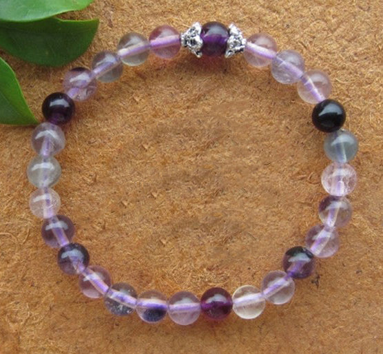 Bracelet en perles de fluorite violette de 6 mm avec entretoises argentées - NEW222