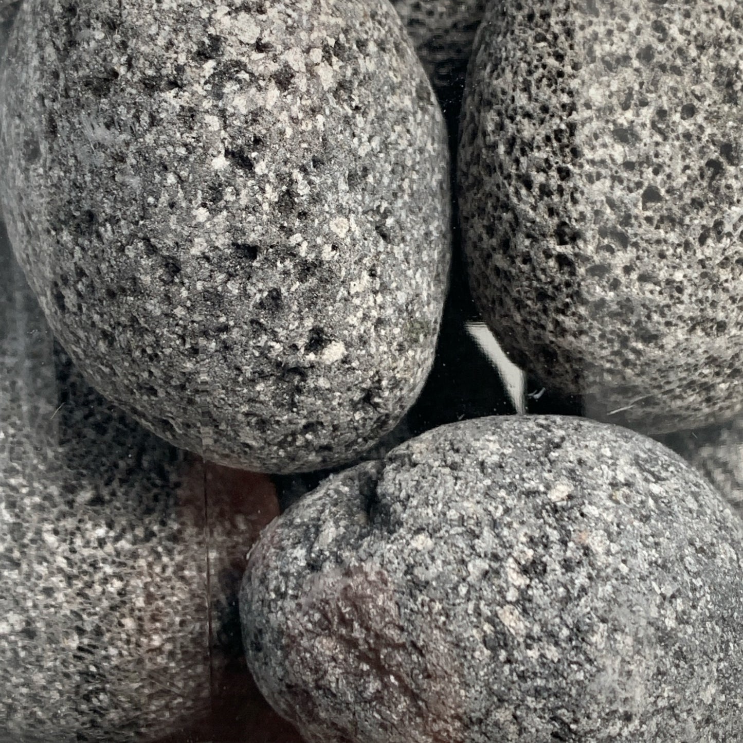 Black Lava Pebble 50 to 70 mm - Medium PB2 JAR