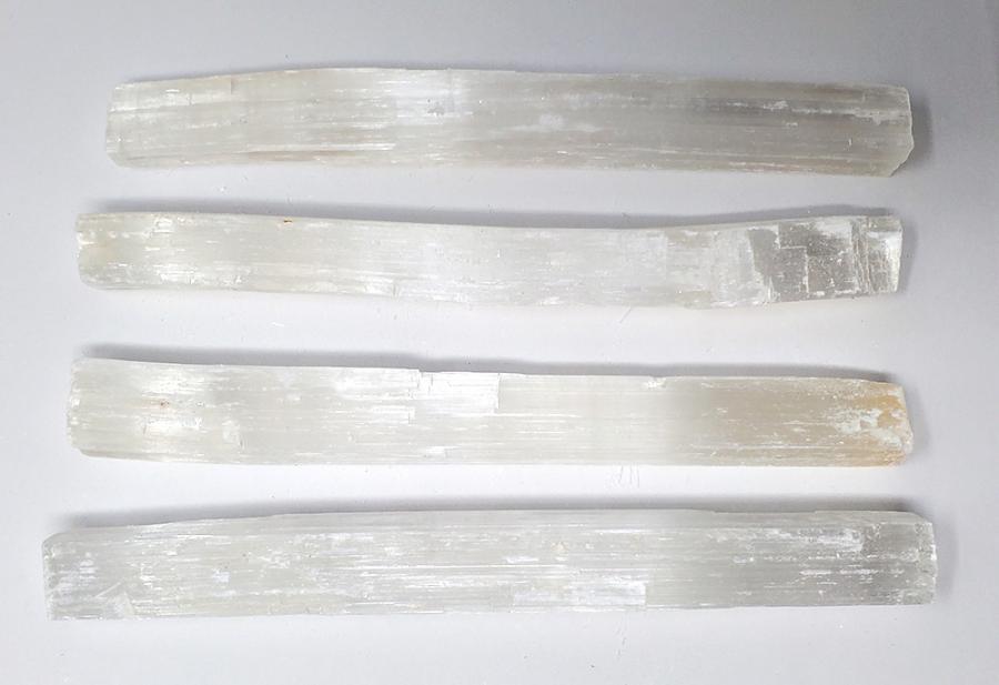 SELENITE Baguettes brutes non polies 7,5 pouces - 1 LB Environ 4-5 bâtons - Inde - NEW222