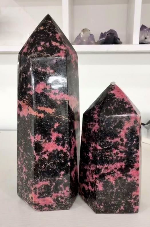 Rhodonite - Pointes polies - Géant 8 pouces plus - Prix par gramme par pièce - Chine - NEW722