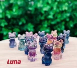 Luna Cat - Fluorite - 1 cm - Micro Collection Hand Carved in China - NEW922